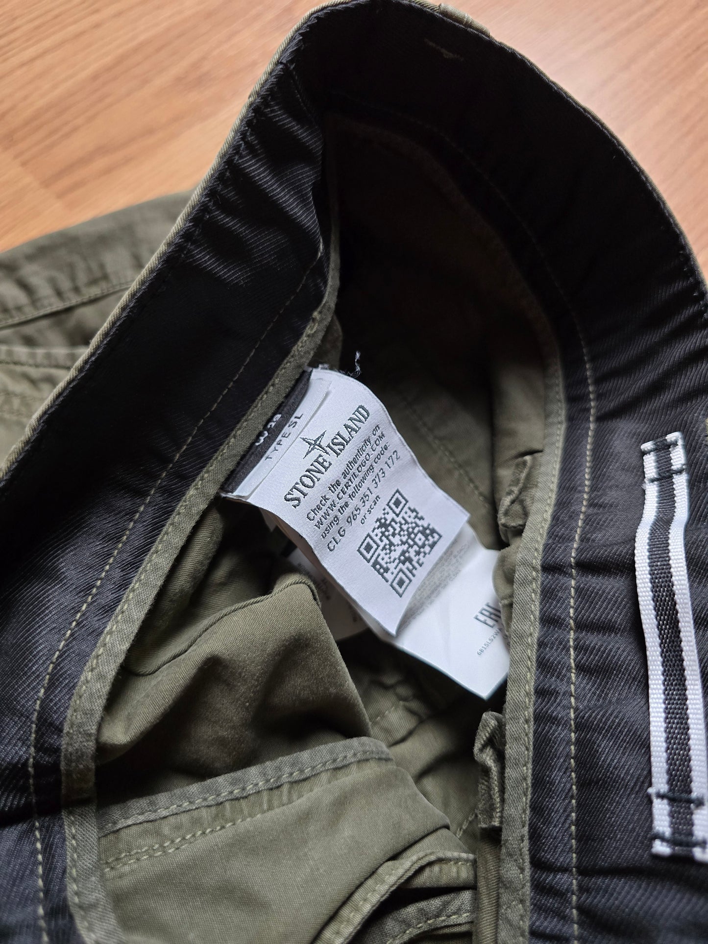 Stone Island Bermuda Cargo Shorts (W30)