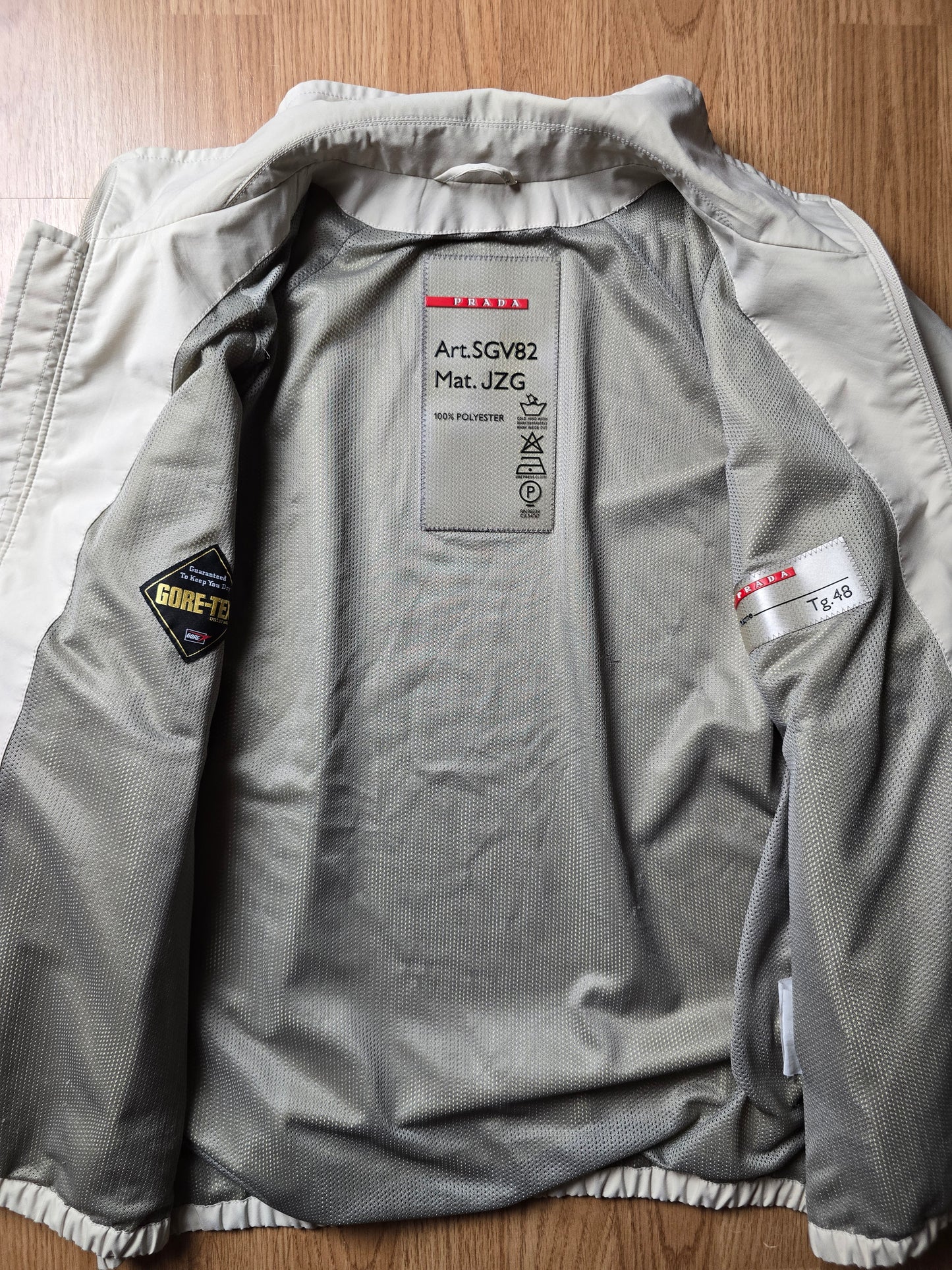 RARE 00s Prada Sport Gore-tex Harrington Jacket (M)