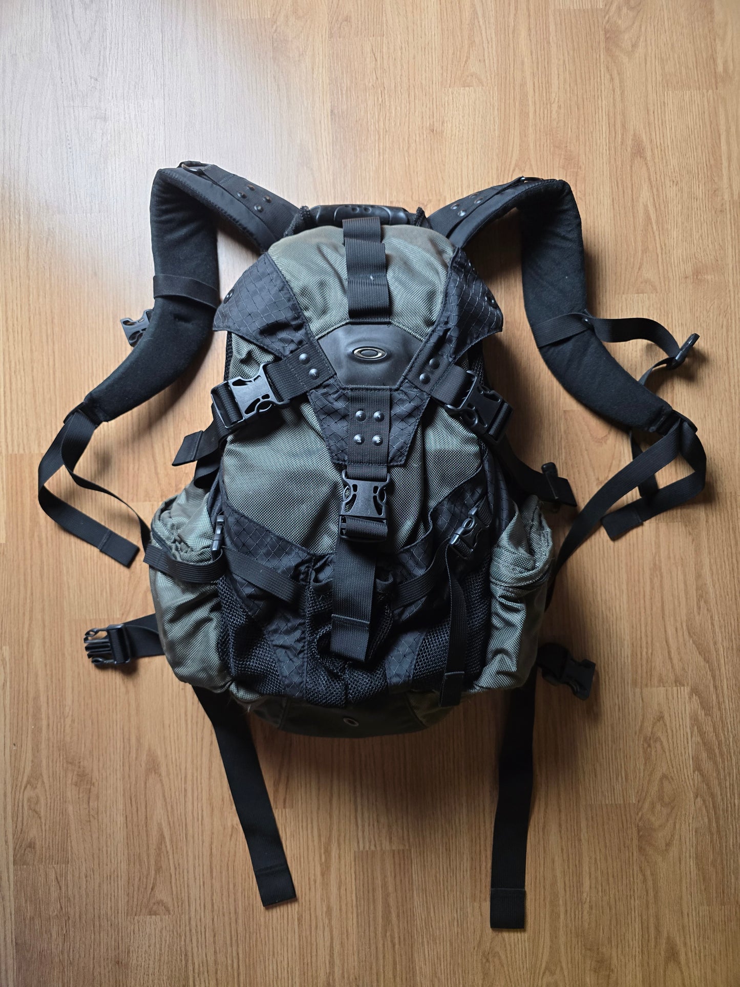 00s Oakley Icon 3.0 Technical Backpack