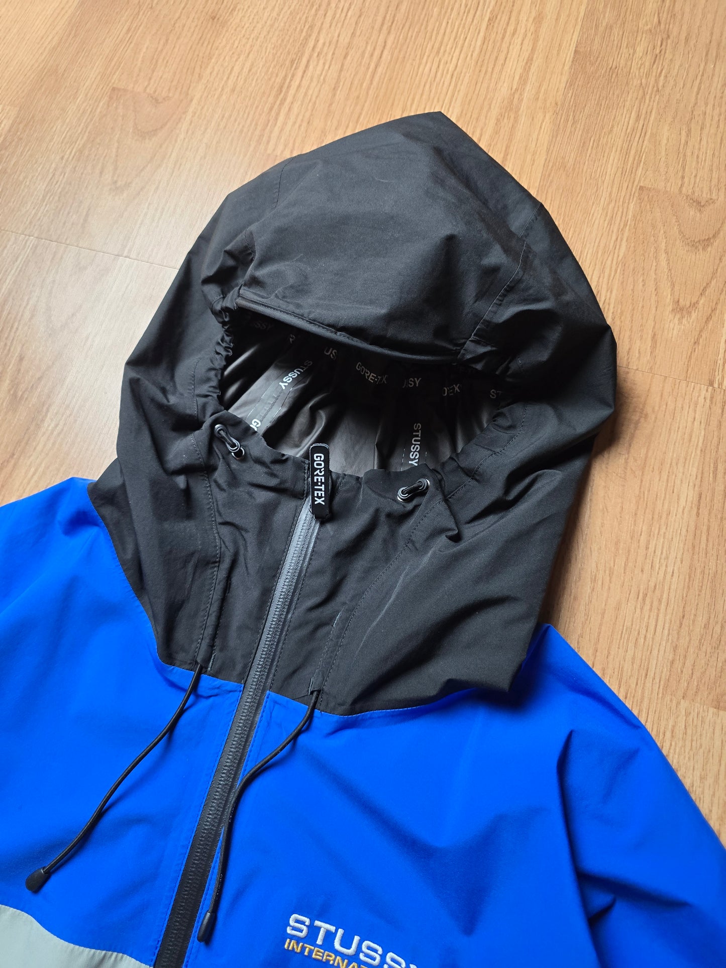 RARE Stussy Gore-tex Rainroom Shell Jacket (M)