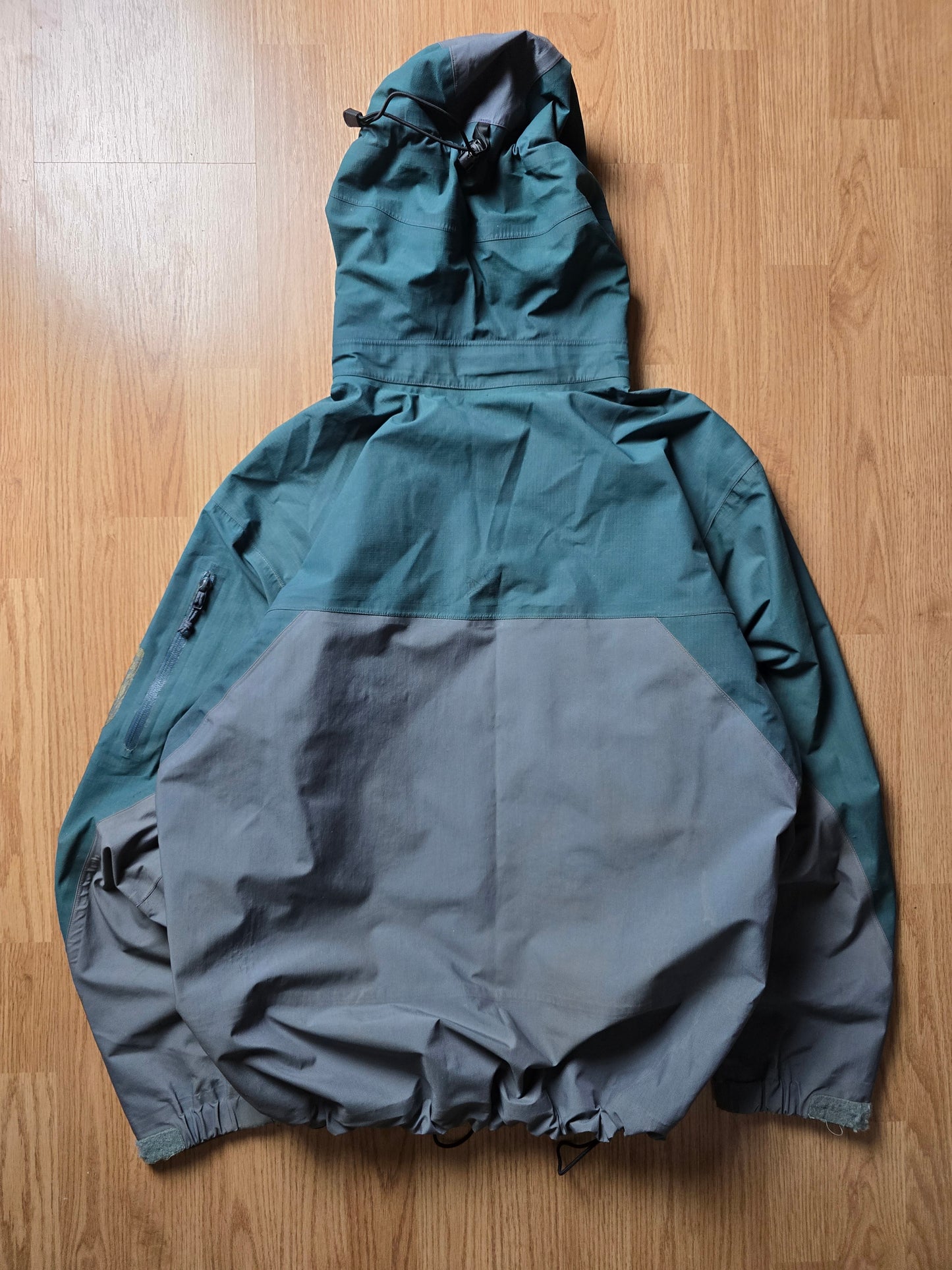 Vintage Arc'teryx Gore-tex Colour Block Jacket (M/L)