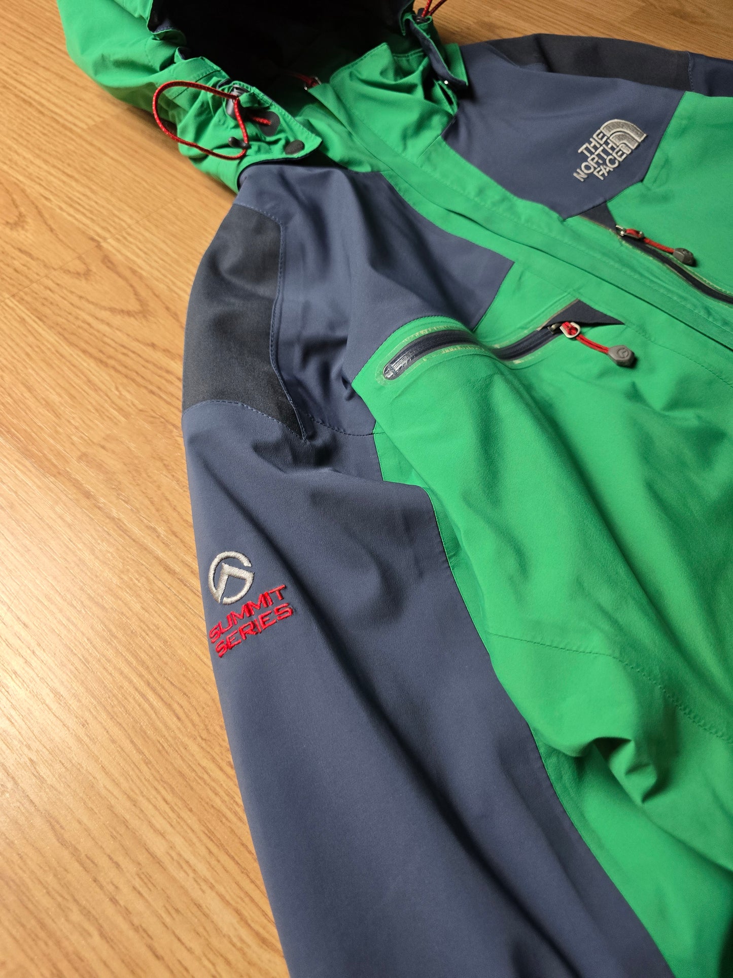 RARE 00s The North Face Summit Series Gore-tex Pro Shell Jacket (L/XL)