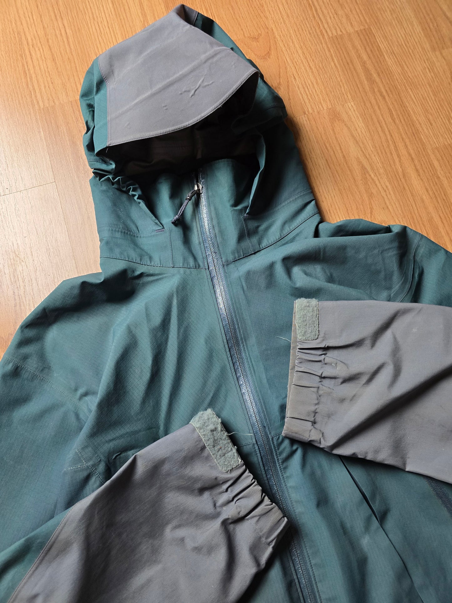 Vintage Arc'teryx Gore-tex Colour Block Jacket (M/L)
