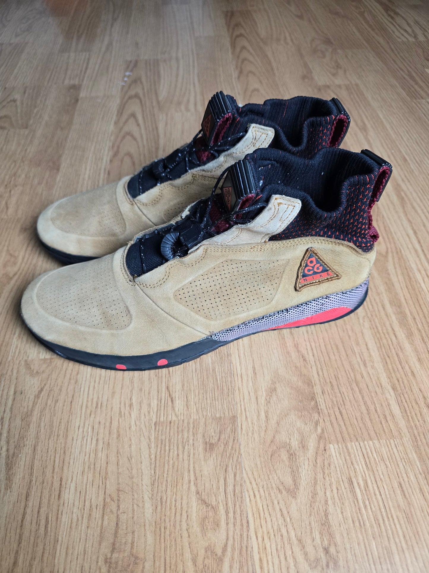 Nike ACG Rickle Ridge Boots (UK9.5)