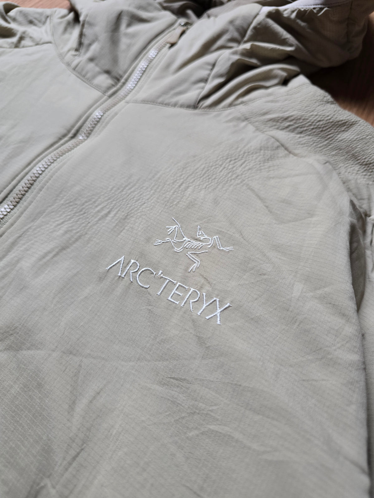Arc'teryx 2023 'Atom Hoody' Jacket (L)