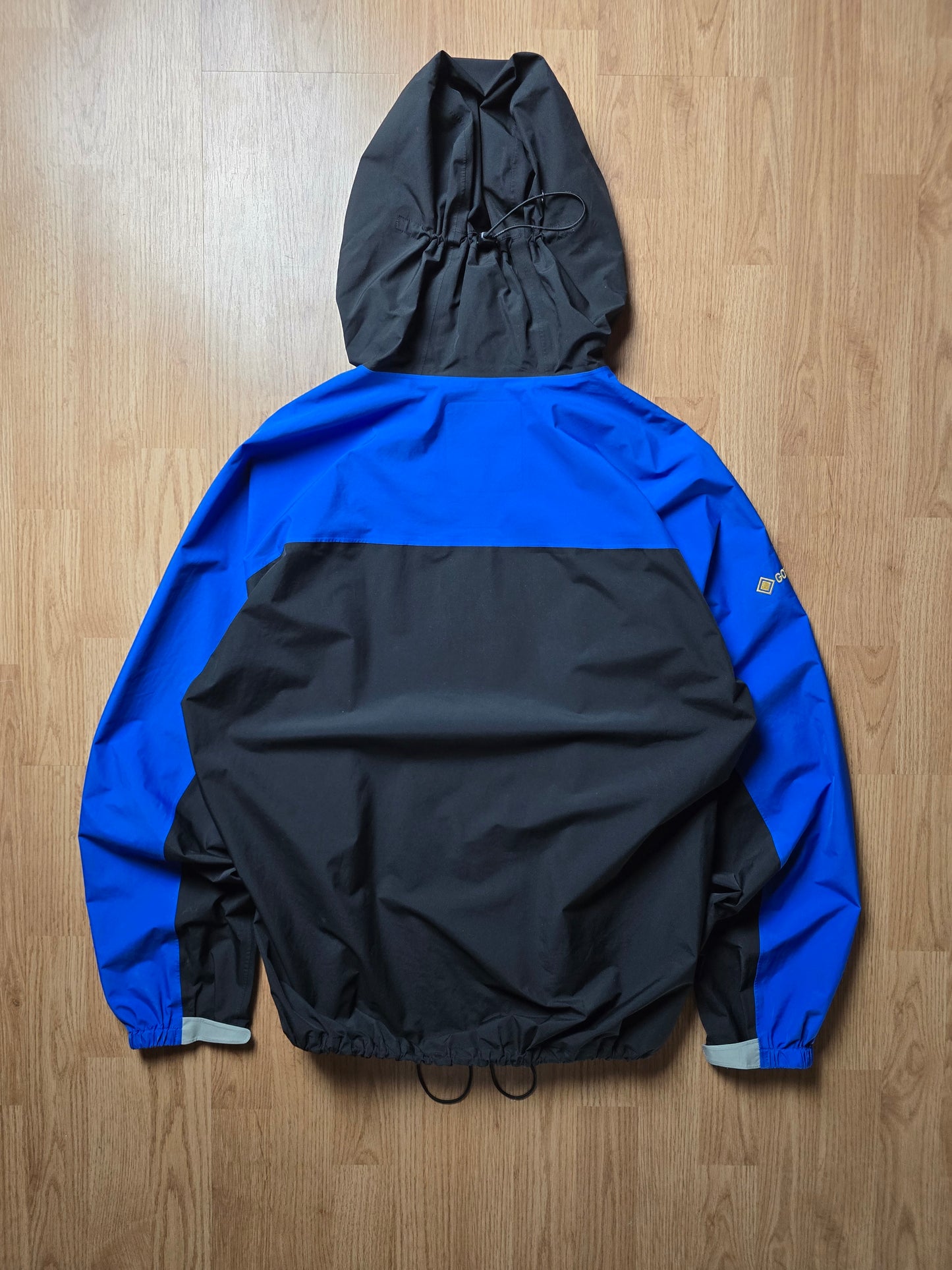 RARE Stussy Gore-tex Rainroom Shell Jacket (M)