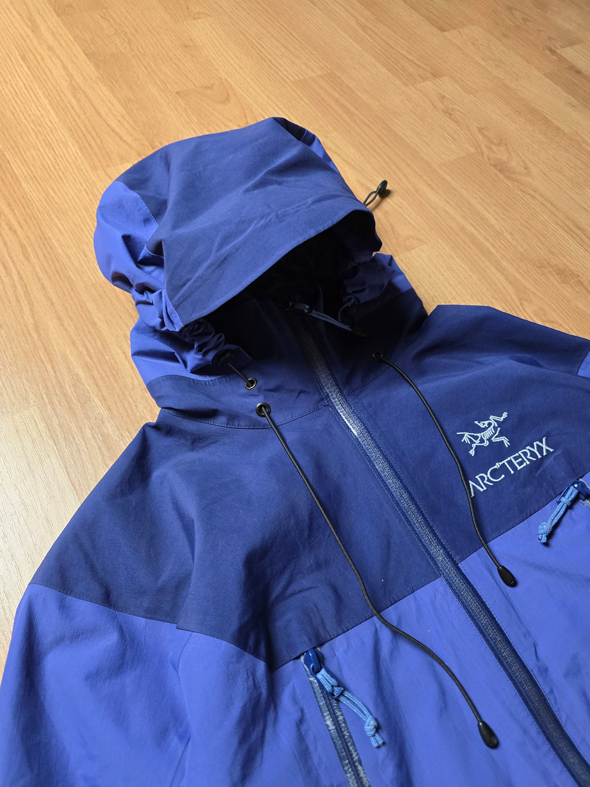 RARE W/ Arc'teryx Vintage Beta AR Gore-tex Jacket 'Indigo' (M)