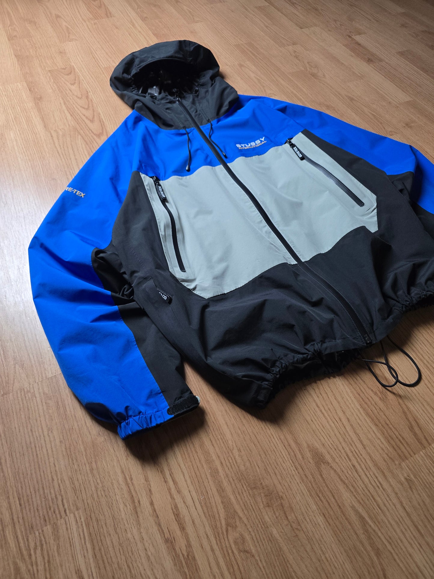 RARE Stussy Gore-tex Rainroom Shell Jacket (M)