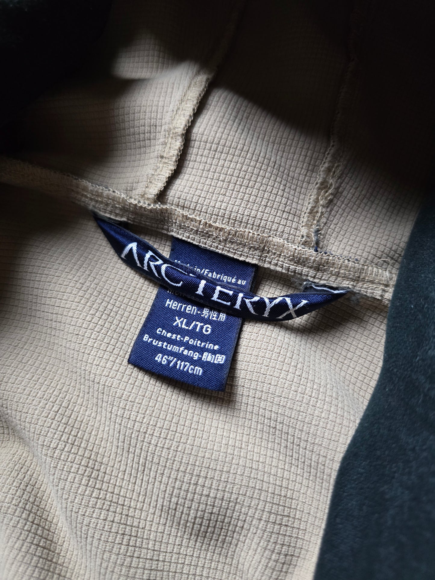Vintage Arc'teryx Epsilon LT Softshell Jacket (XL)