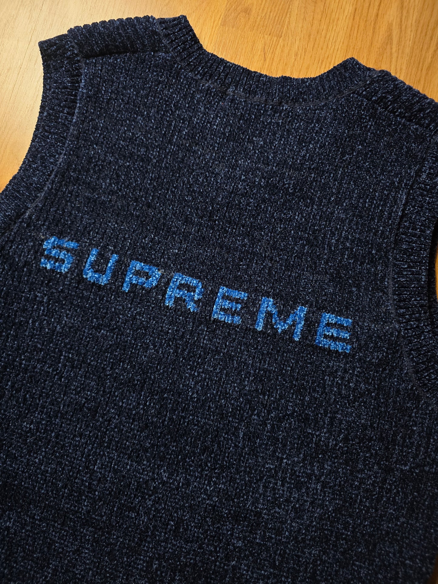 Supreme Chenille Knit Sweater Vest (M/L)