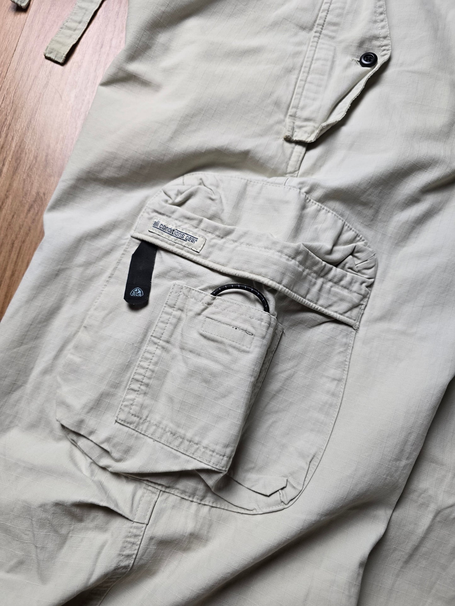 Vintage Nike ACG Baggy Technical Cargo Pants (M)