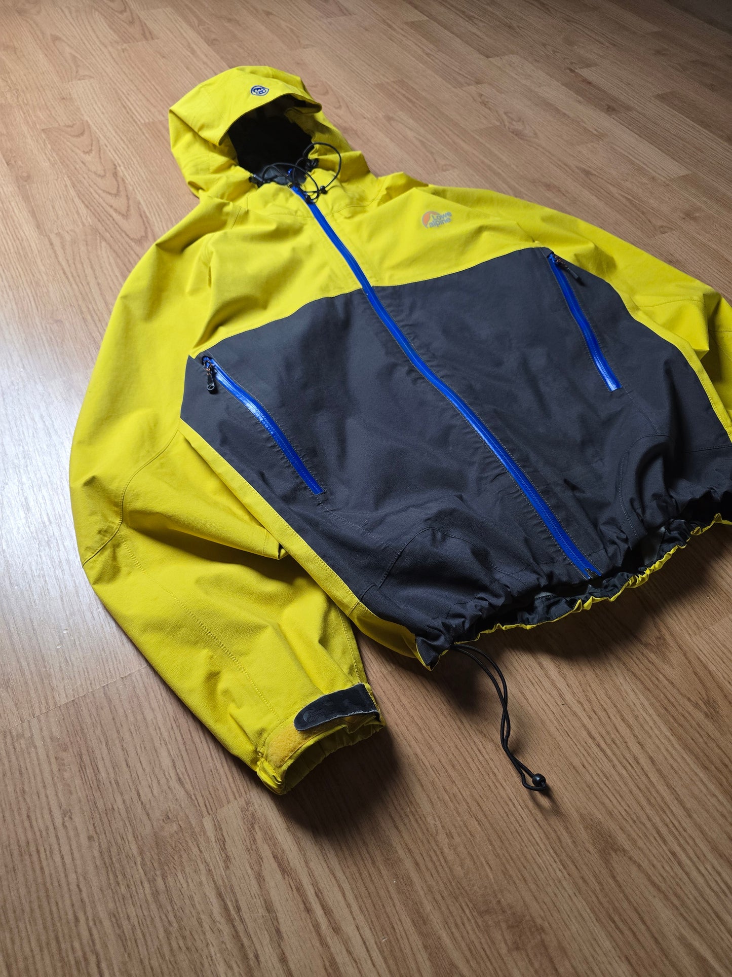 Stussy x Lowe Alpine Gore-tex Jacket (M)