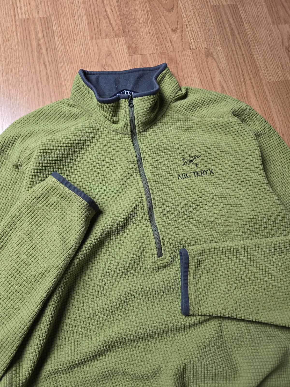Vintage Arc'teryx 'Delta AR' 1/4 Zip Waffle Fleece (M)