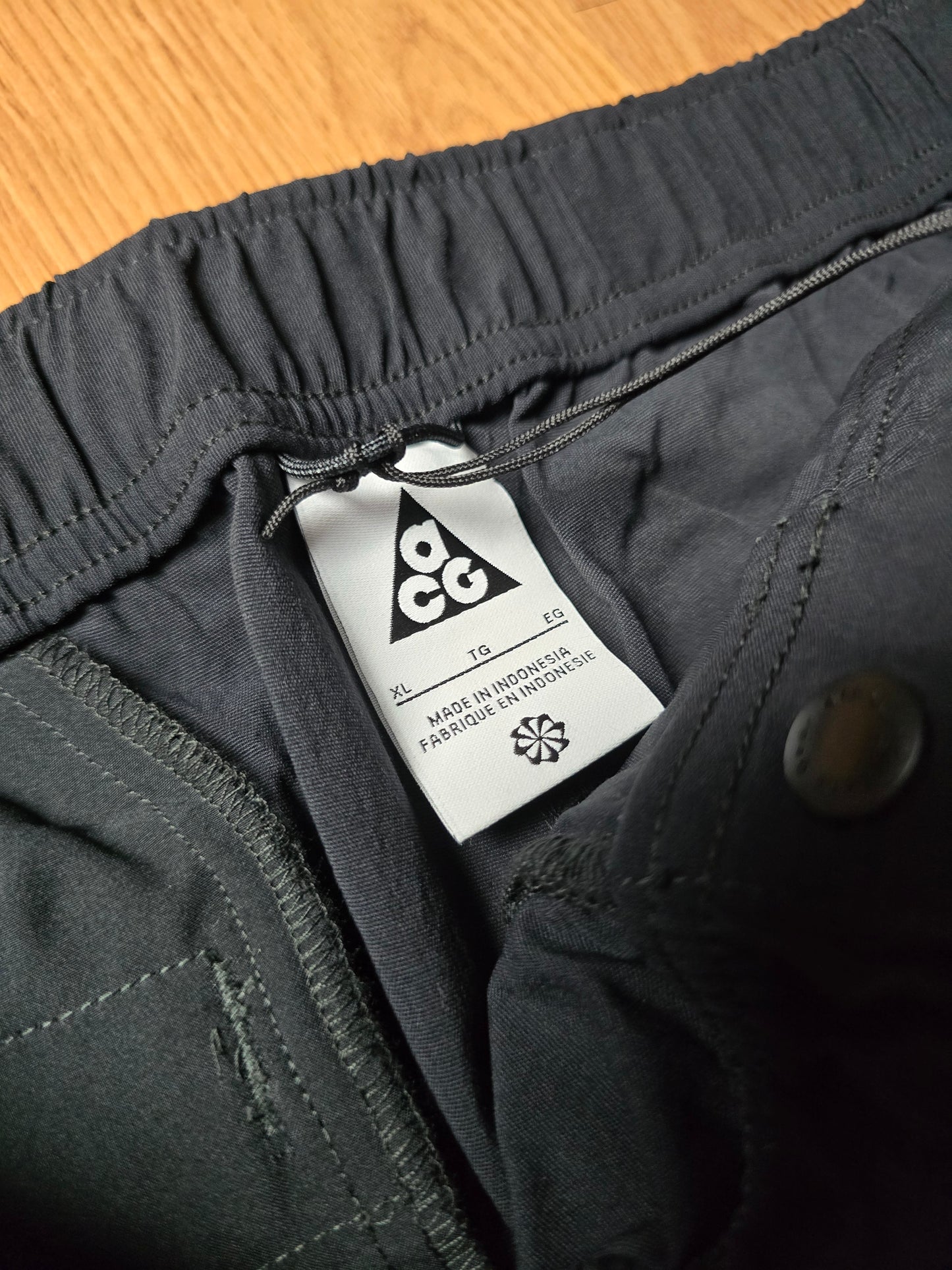Nike ACG UV Hike Lightweight Technical Belted Shell Pants (XL)