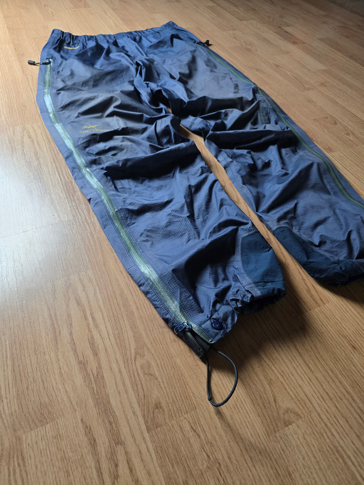 Rare Arc'teryx "SAMPLE" 1998 Gore-Tex Shell Pants (XL)