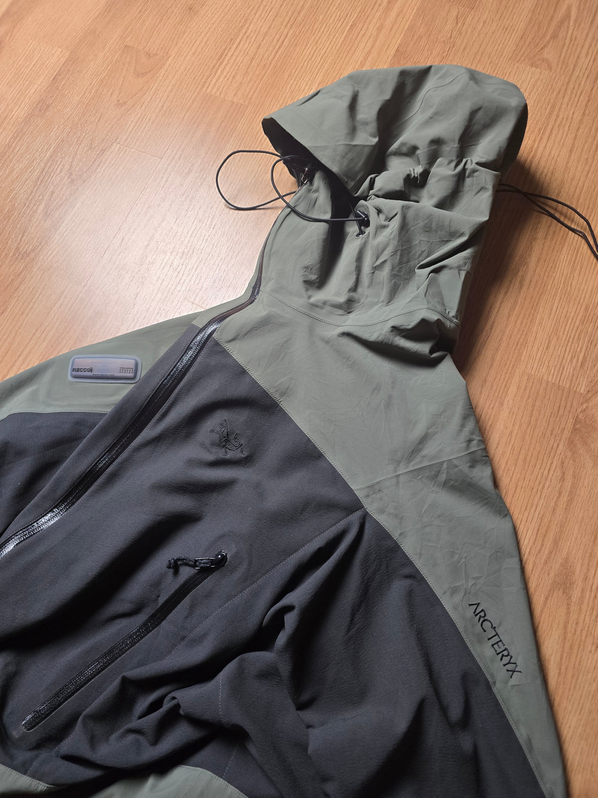 RARE Arc'teryx SAMPLE Seeker Comp Sidewinder Jacket (M)