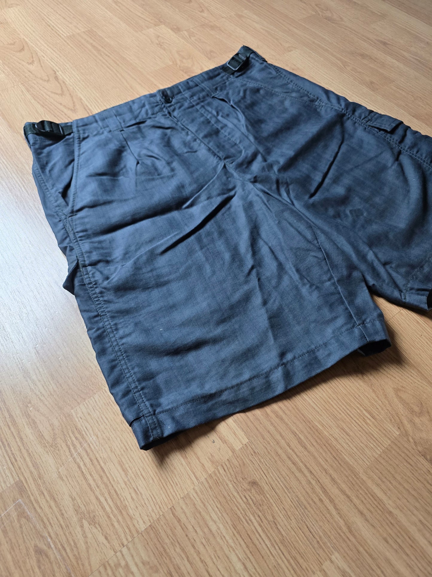 90s Nike ACG Lightweight Cargo Shorts (34)