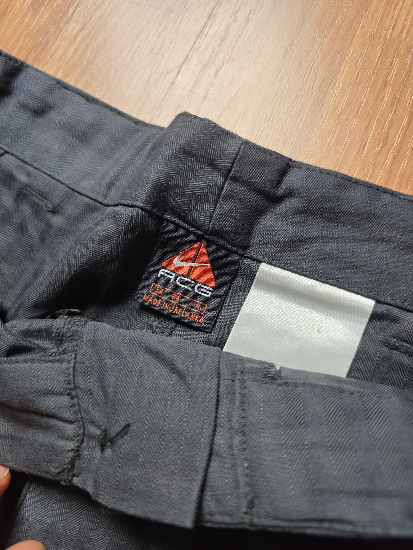 90s Nike ACG Lightweight Cargo Shorts (34)