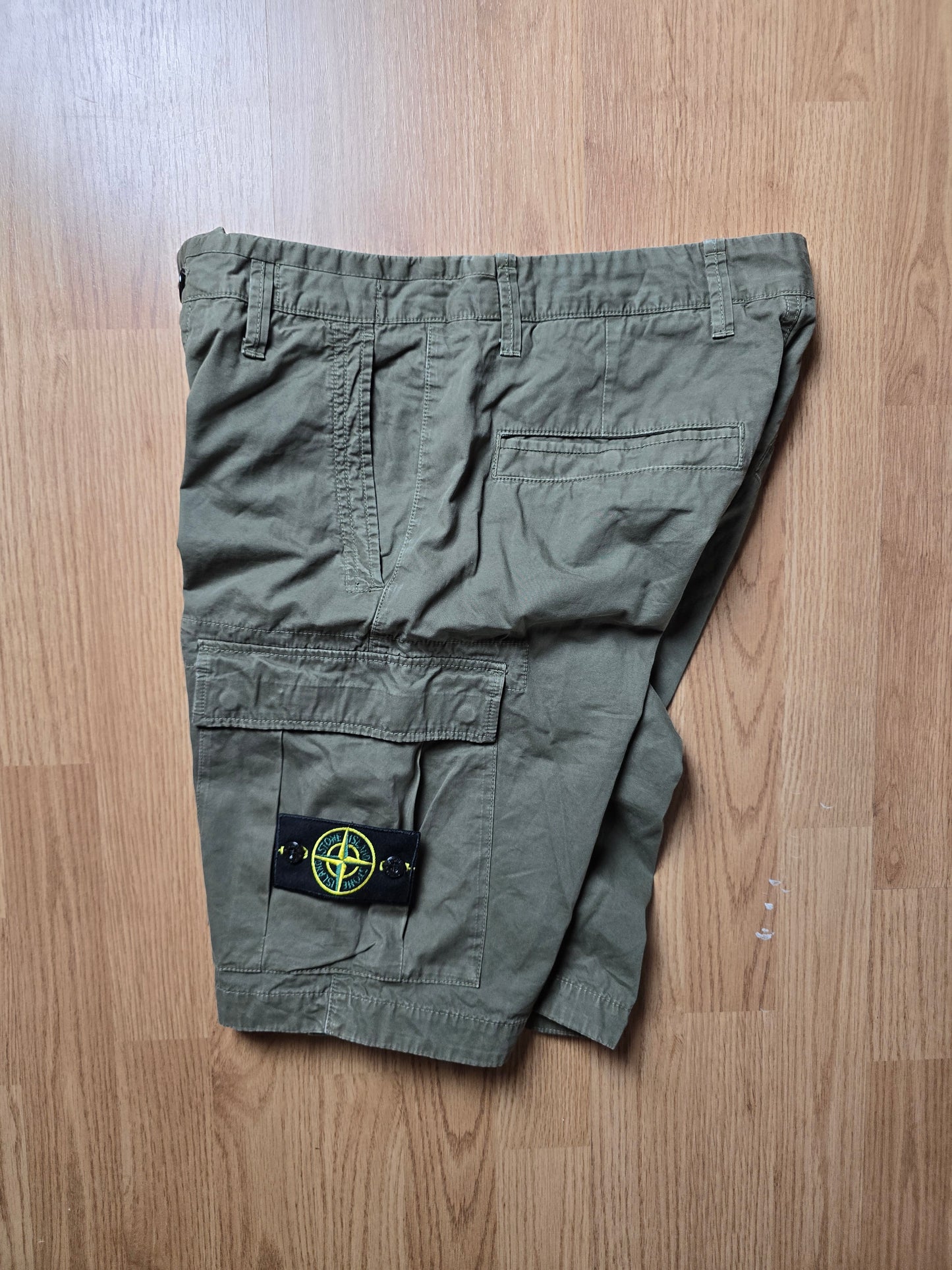Stone Island Bermuda Cargo Shorts (W30)
