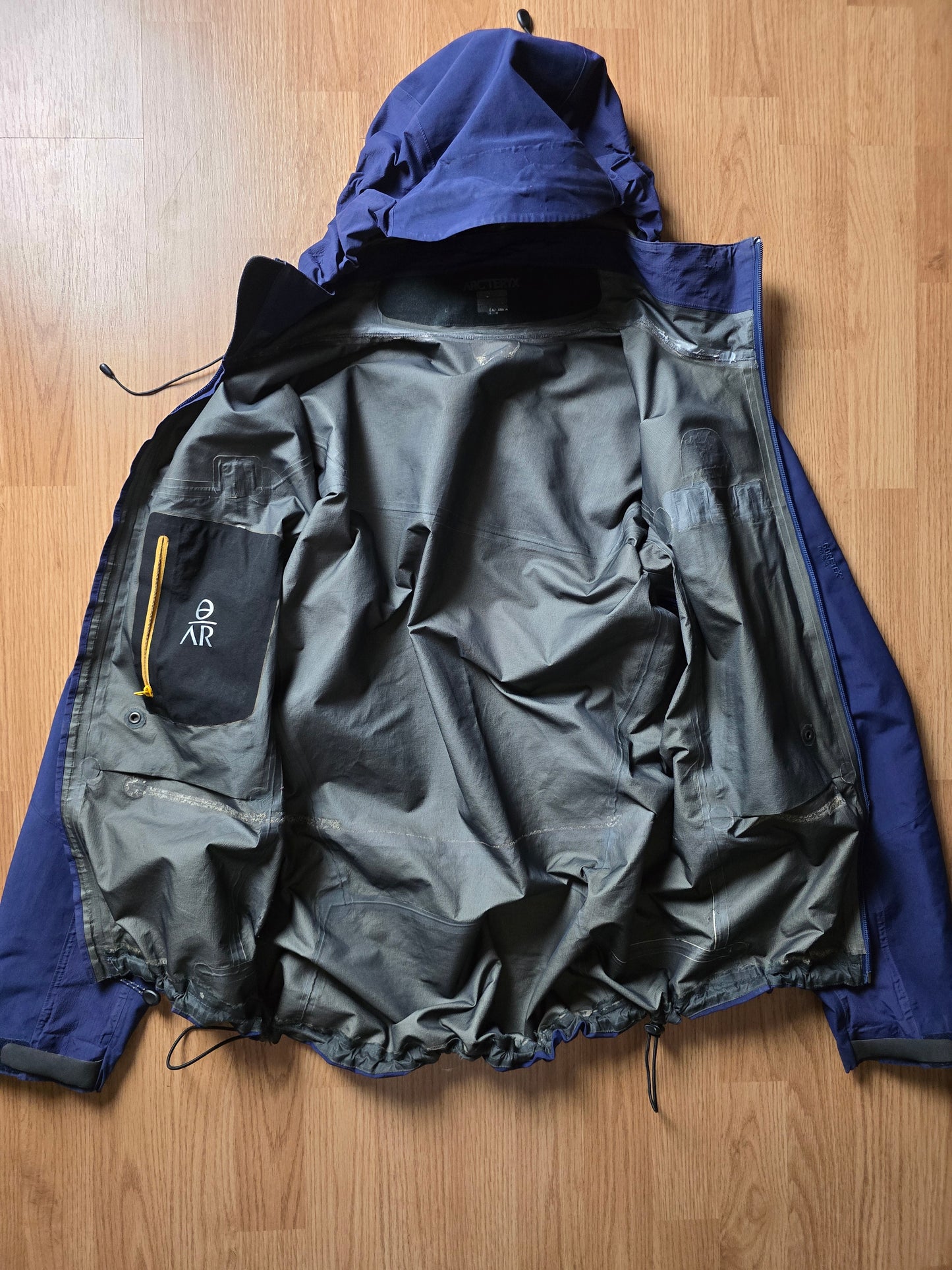 RARE Arc'teryx 2001 Theta AR 24K Gore-tex Pro Shell Jacket (M)
